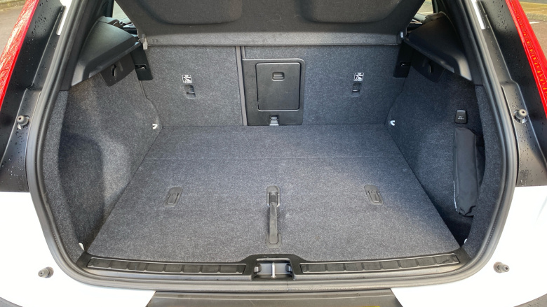 Volvo XC40 2.0 B3P Plus Dark 5dr Auto Petrol Estate